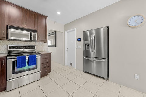 Tiny photo for 4780 NE 7TH Avenue, Oakland Park, FL 33334 (MLS # B26084692)