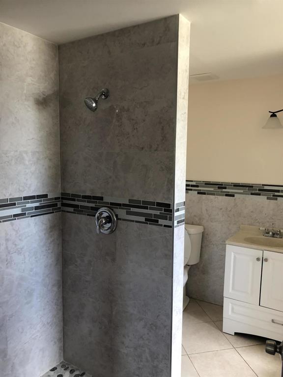 WHISPERING PALMS 3 - Residential Lease