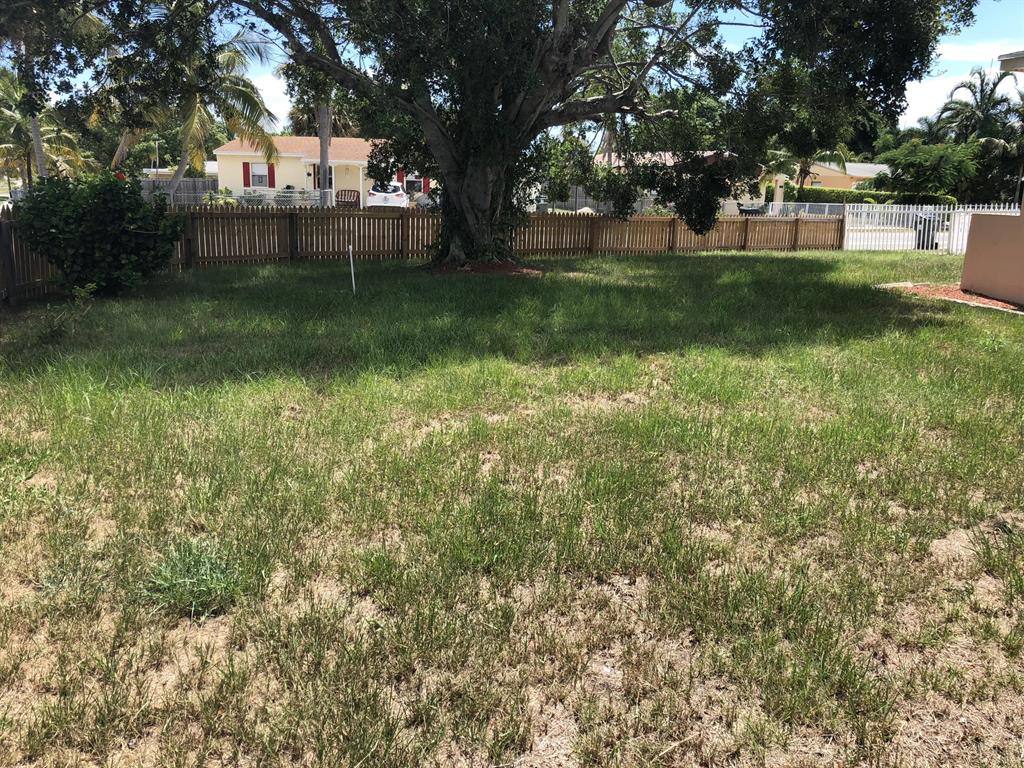 WHISPERING PALMS 3 - Residential Lease