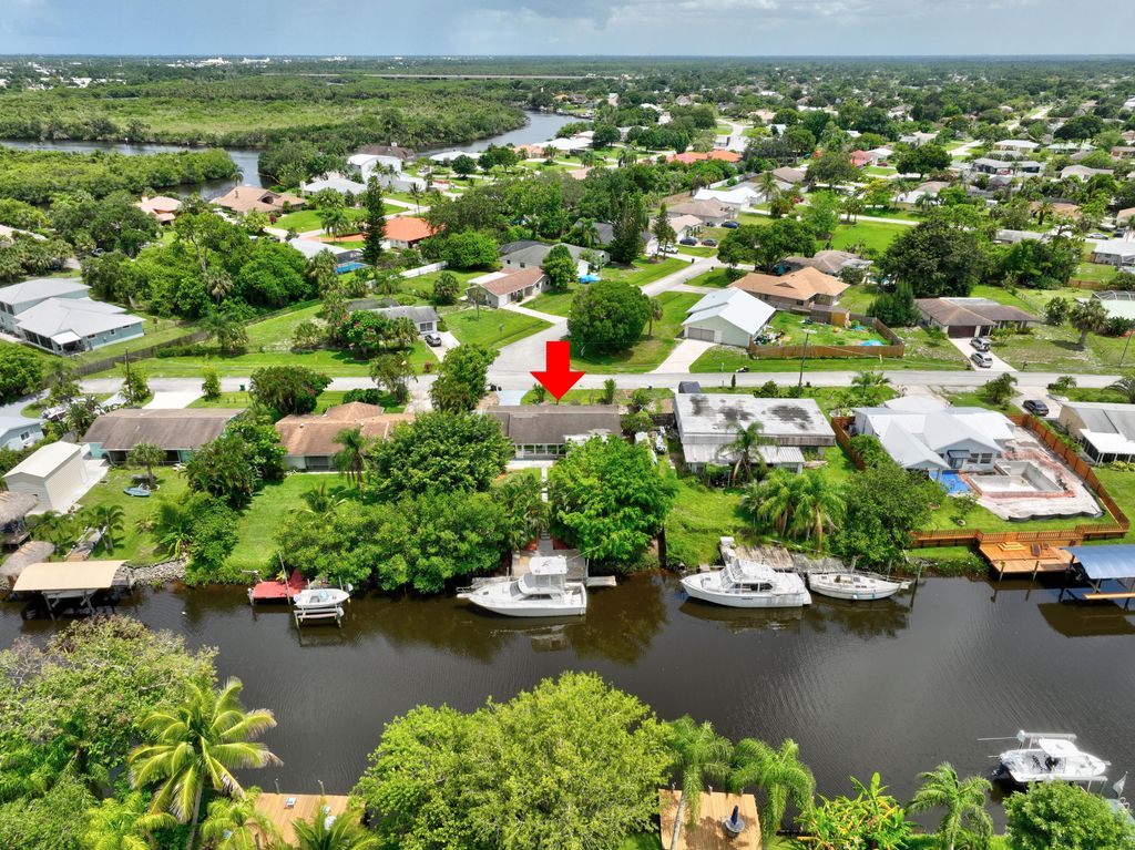 Photo of 622 SE Degan Drive Dr, Port Saint Lucie, FL 34953 (MLS # R10807382)