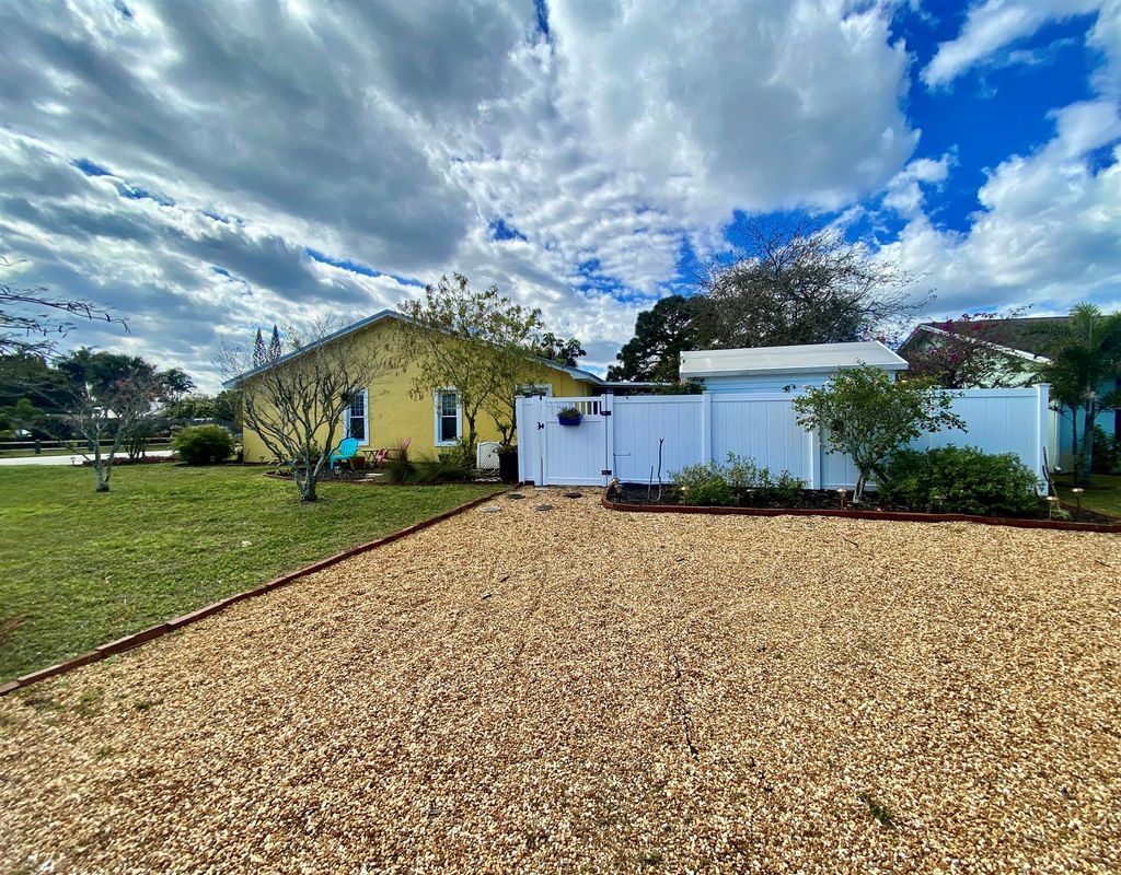 Photo of 7689 SE James Street, Hobe Sound, FL 33455 (MLS # R10950420)