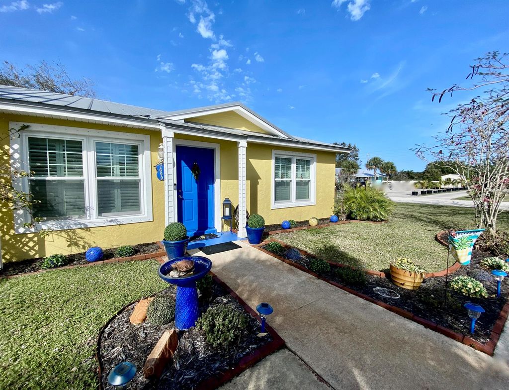 Photo of 7689 SE James Street, Hobe Sound, FL 33455 (MLS # R10950420)