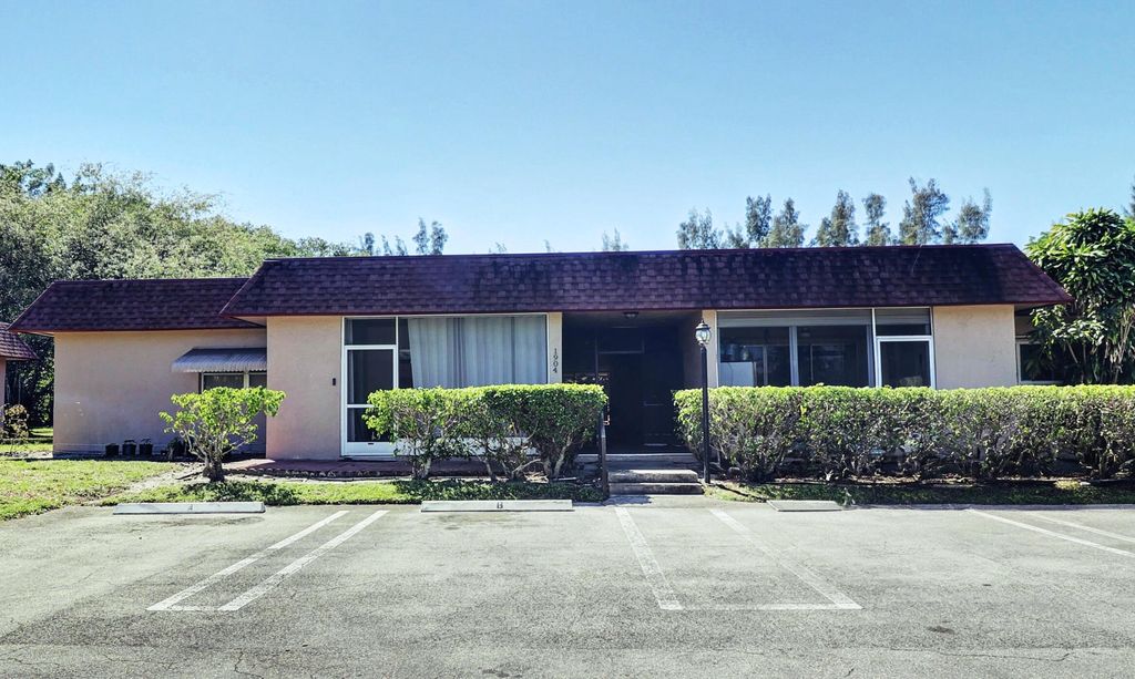 Photo of 1904 Palmland Drive #3, Boynton Beach, FL 33436 (MLS # B26040044)