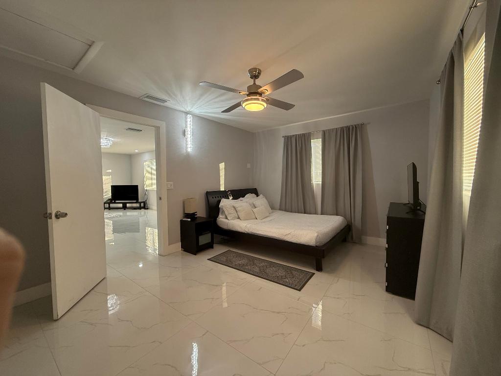 DELRAY MNR - Residential Lease