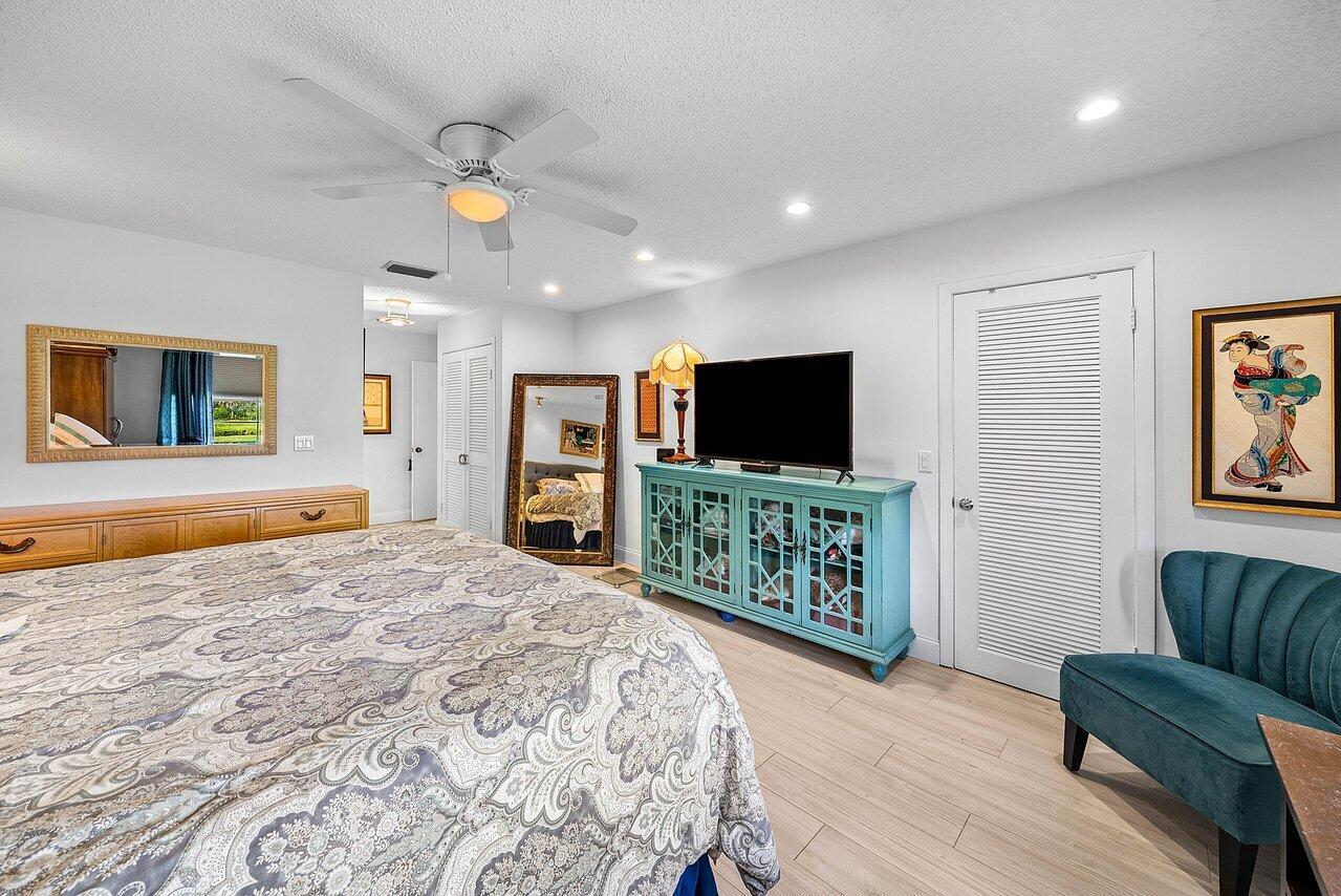 GREENS OF BOCA LAGO CONDO - Residential