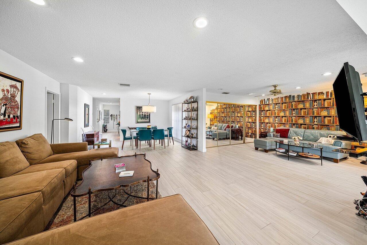 GREENS OF BOCA LAGO CONDO - Residential