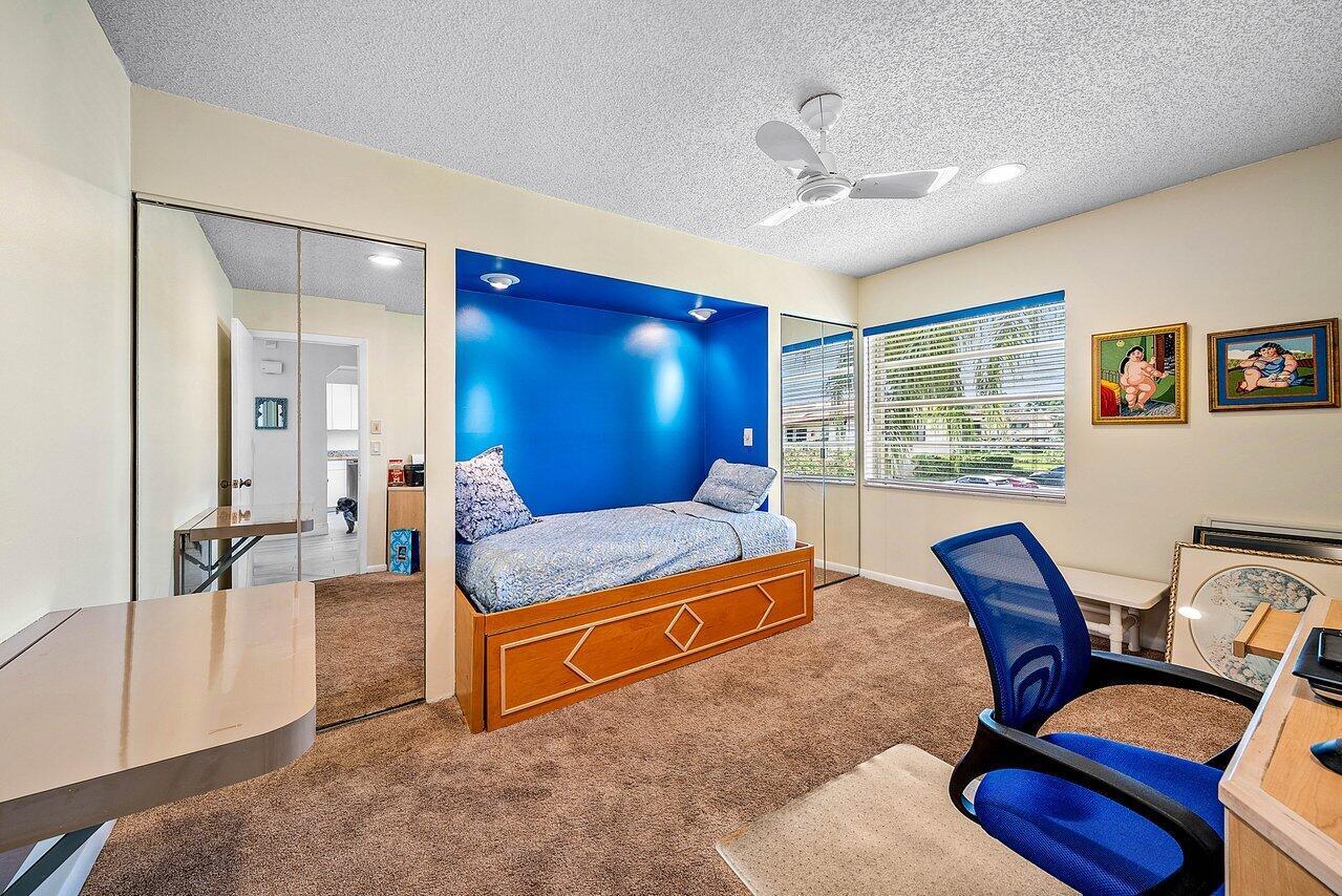 GREENS OF BOCA LAGO CONDO - Residential