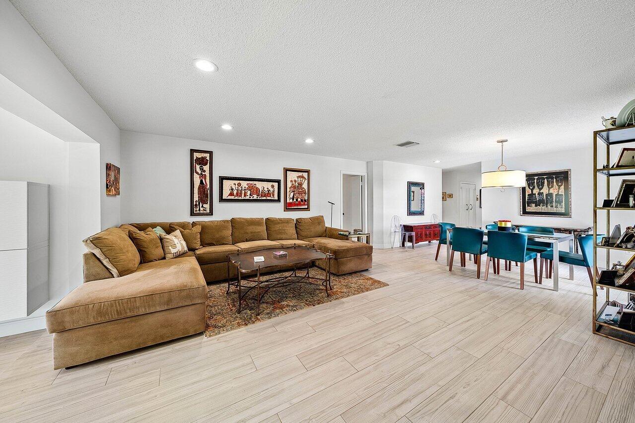 GREENS OF BOCA LAGO CONDO - Residential