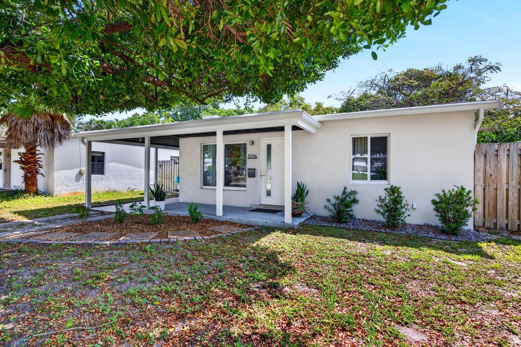 Photo of 5216 NE 2nd Terrace, Oakland Park, FL 33334 (MLS # B26023700)