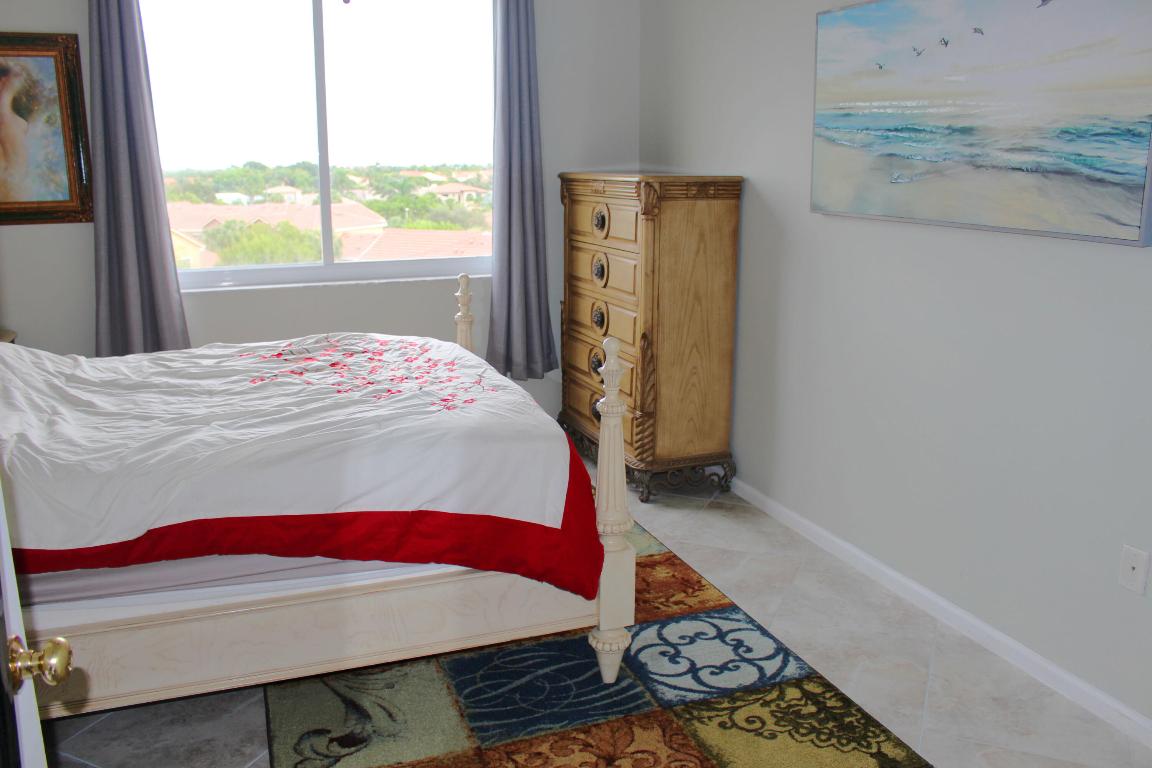 HYPOLUXOS MARINERS CAY CONDO - Residential