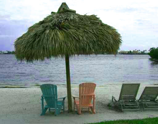 HYPOLUXOS MARINERS CAY CONDO - Residential