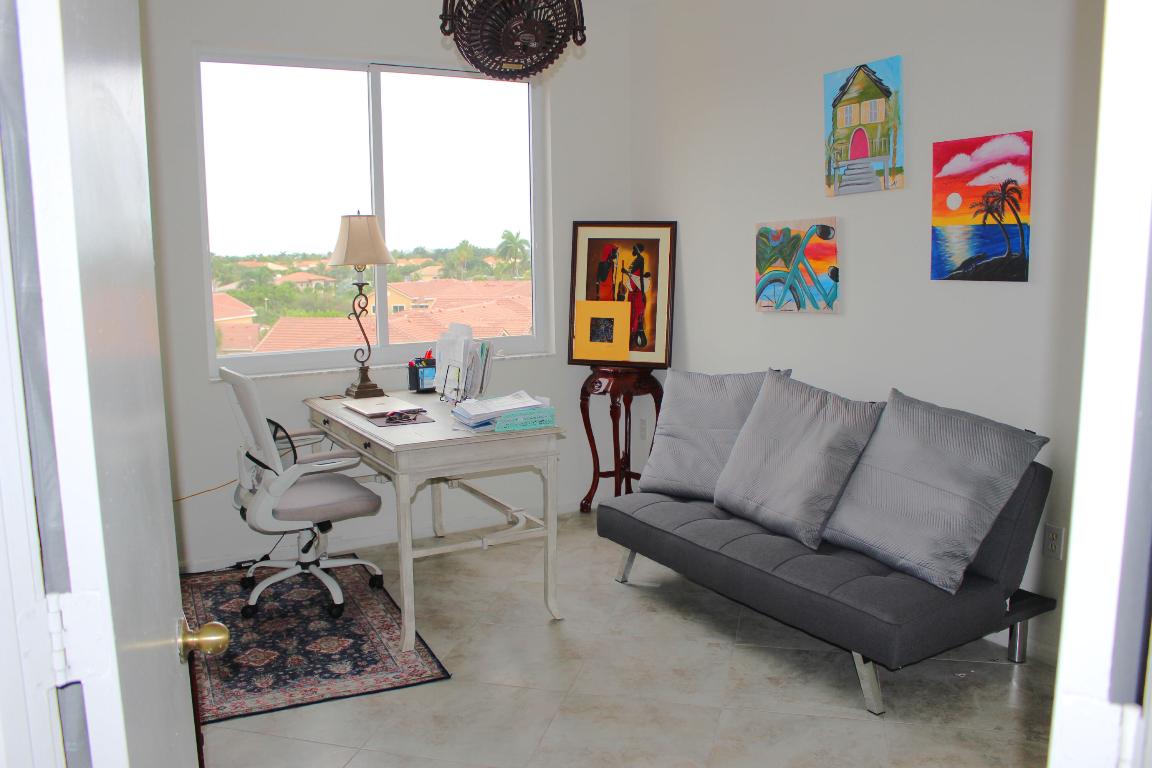 HYPOLUXOS MARINERS CAY CONDO - Residential