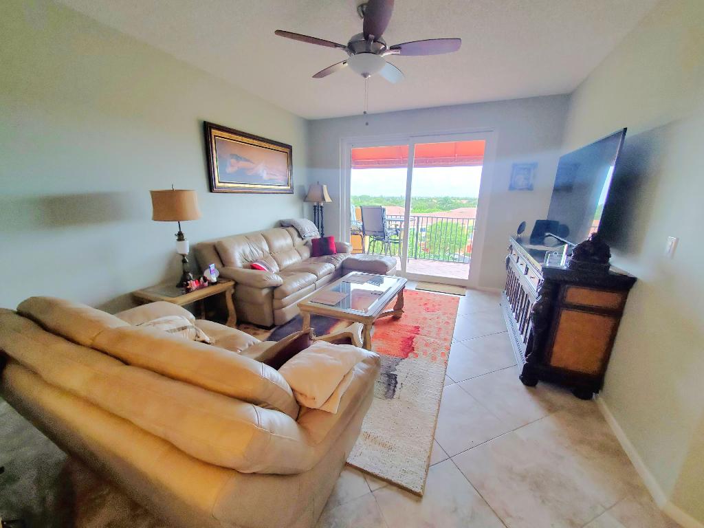 HYPOLUXOS MARINERS CAY CONDO - Residential