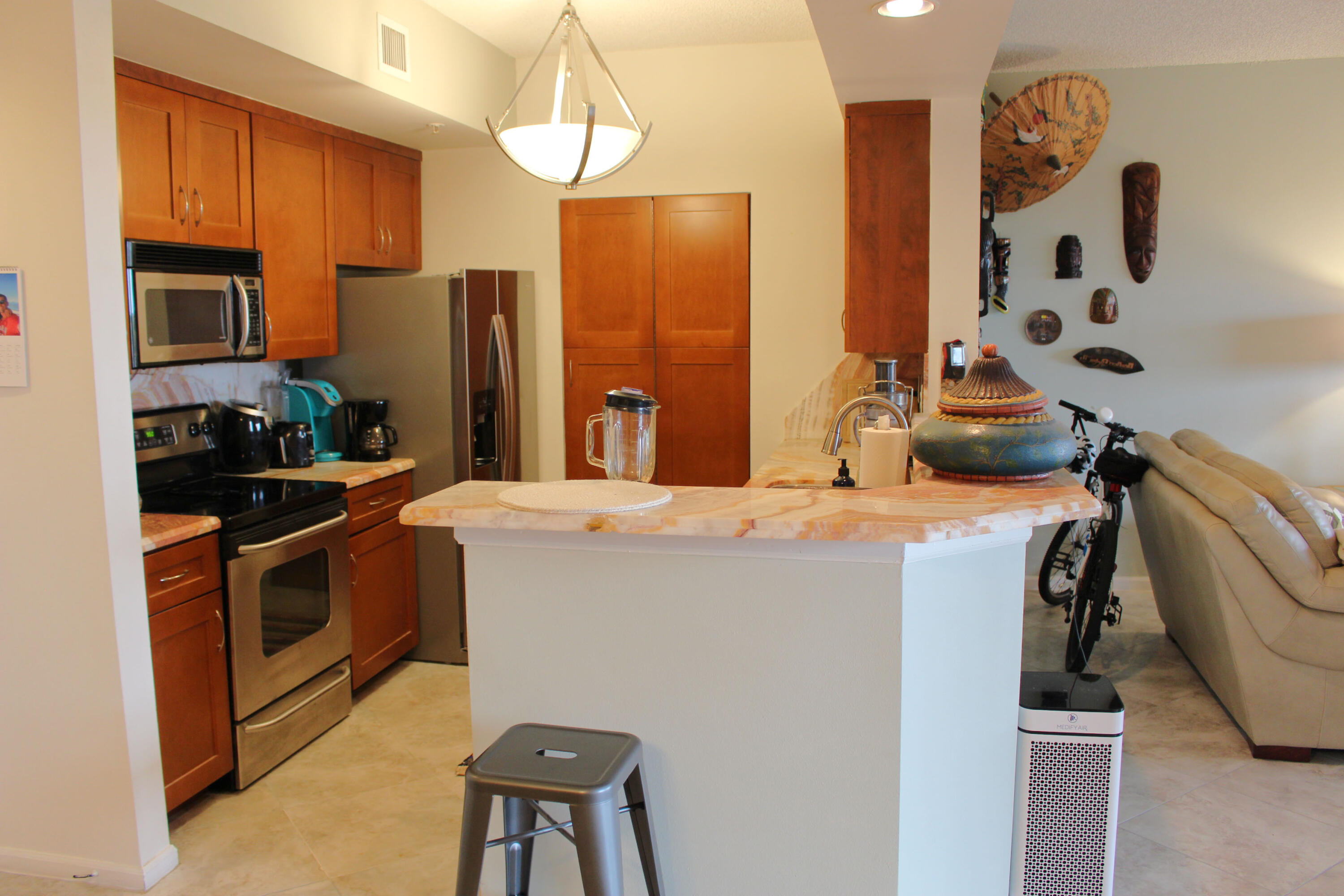 HYPOLUXOS MARINERS CAY CONDO - Residential