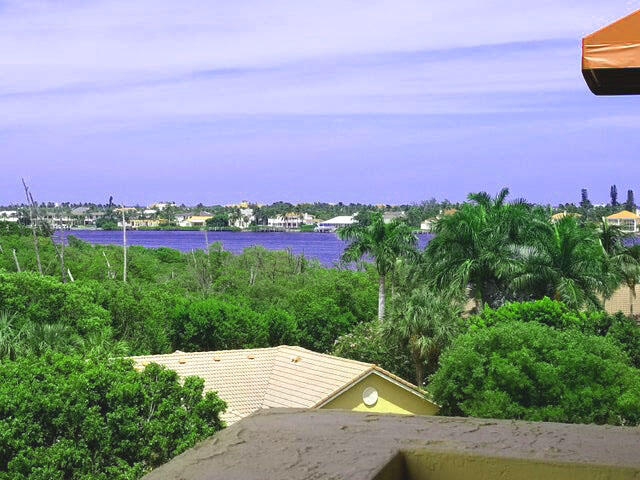 HYPOLUXOS MARINERS CAY CONDO - Residential