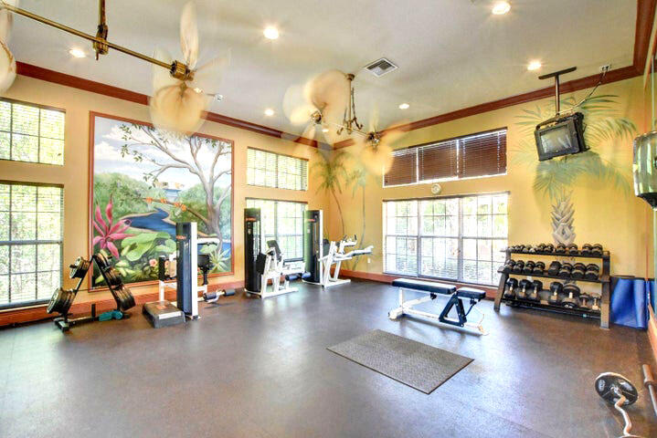 HYPOLUXOS MARINERS CAY CONDO - Residential