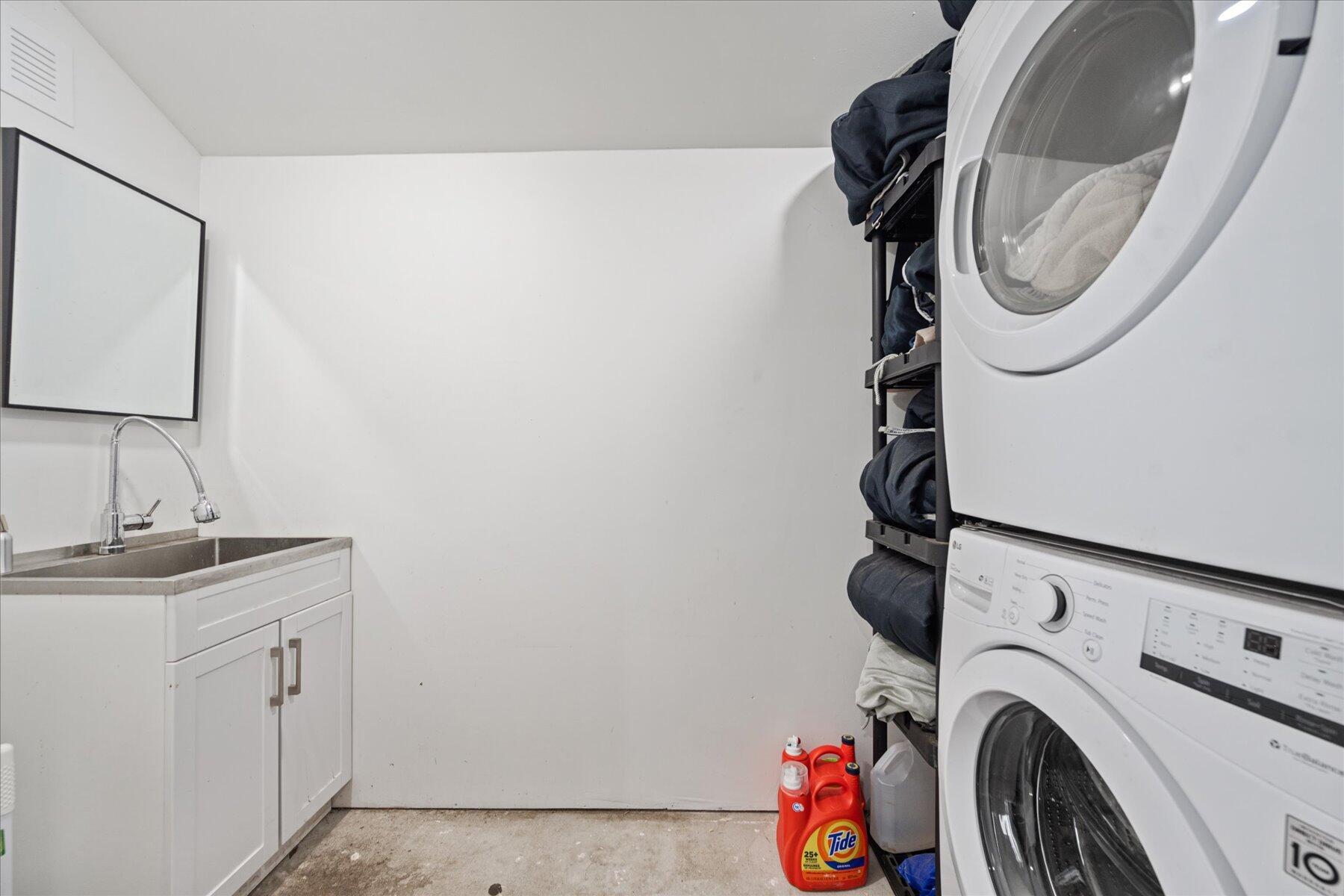 SADDLE TRAIL PARK OF WELL - Residential Lease