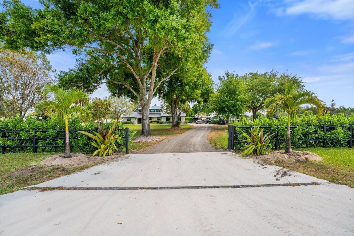 SADDLE TRAIL PARK OF WELLINGTON - Land