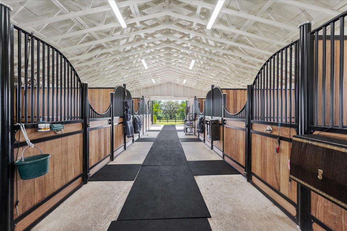 SADDLE TRAIL PARK OF WELLINGTON - Land