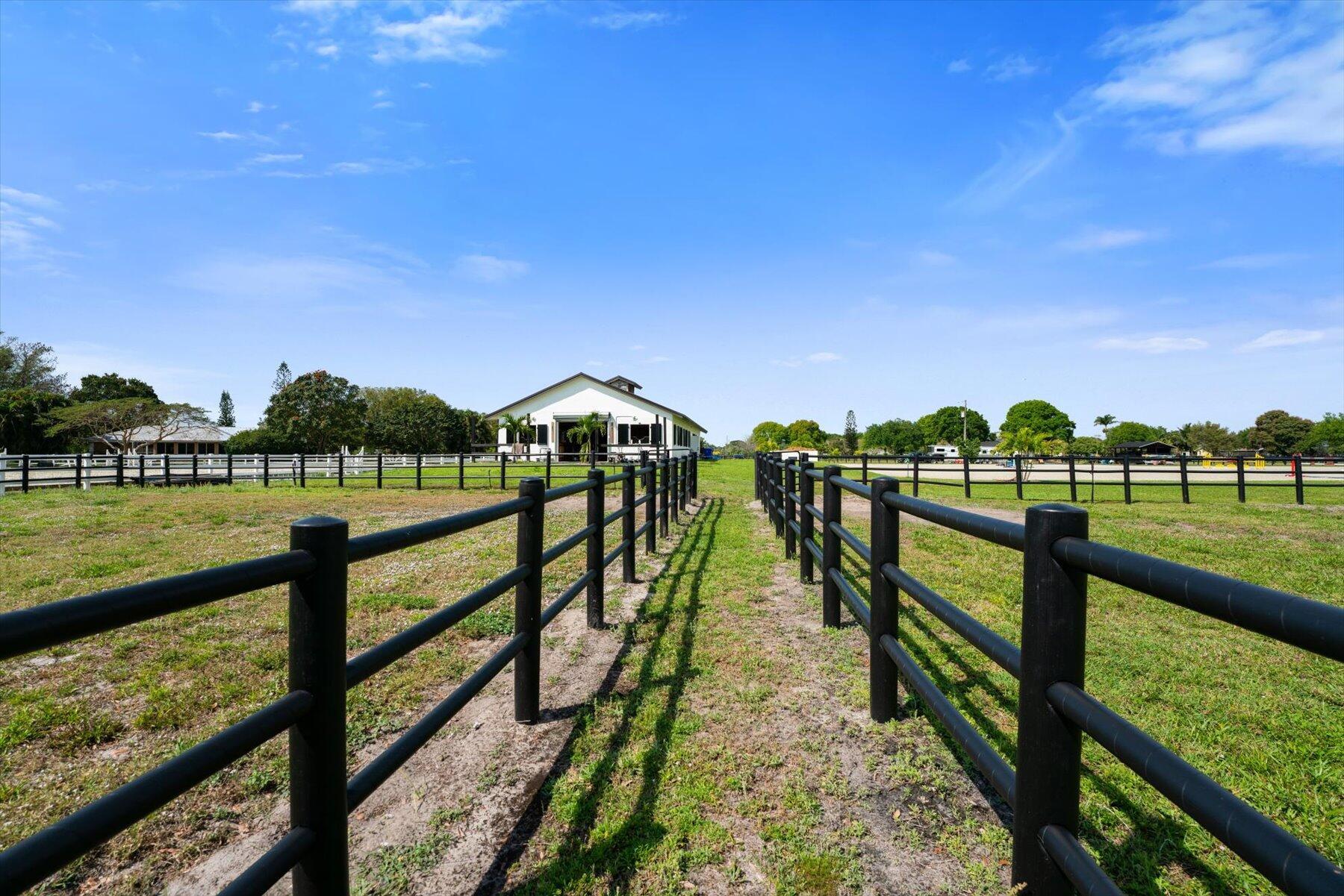 SADDLE TRAIL PARK OF WELL - Residential Lease