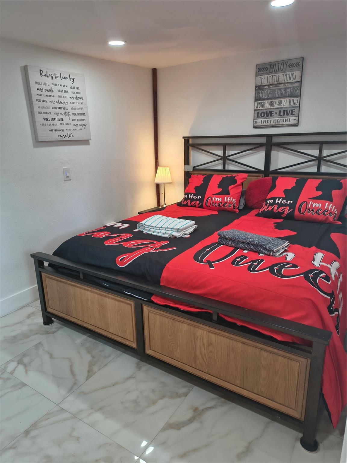Hollywood Park 4-19 B - Residential Lease