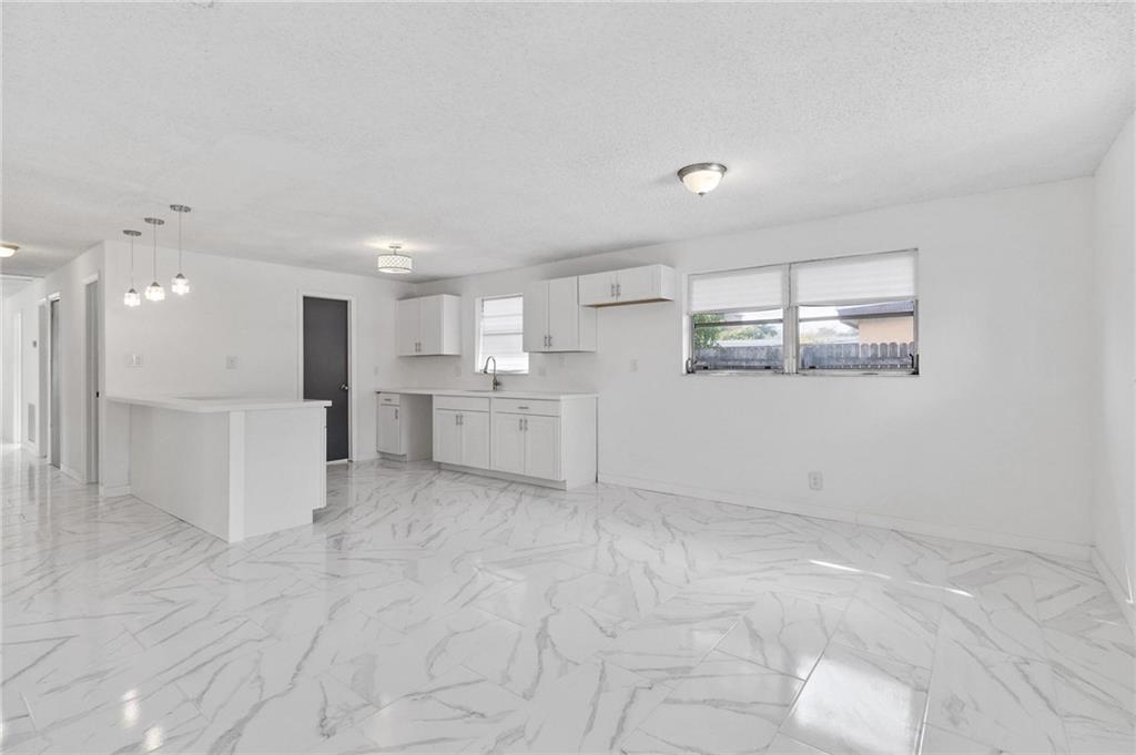 Carver Heights 25-41 B - Residential