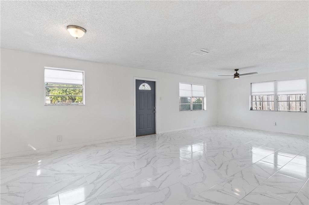 Carver Heights 25-41 B - Residential