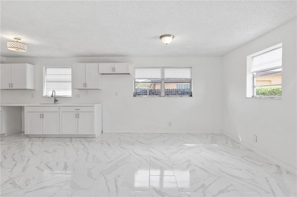 Carver Heights 25-41 B - Residential