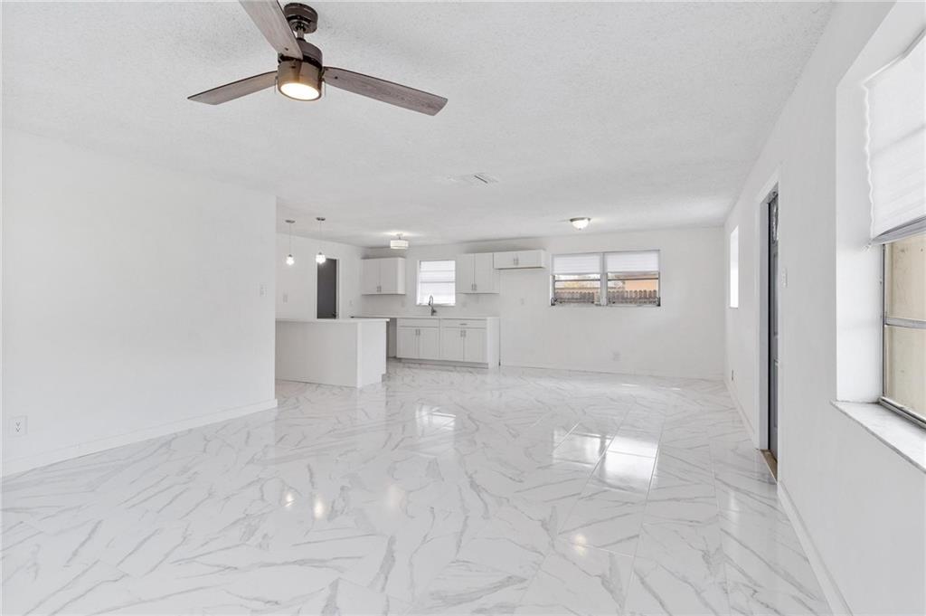 Carver Heights 25-41 B - Residential