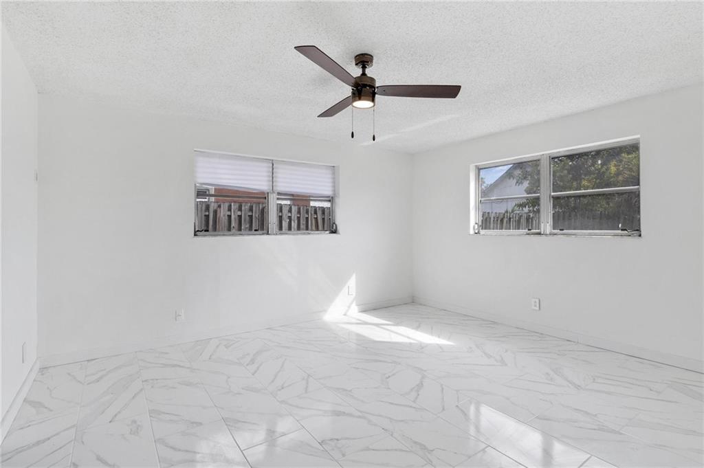 Carver Heights 25-41 B - Residential