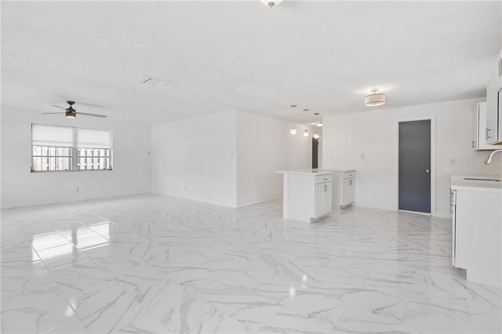 Carver Heights 25-41 B - Residential