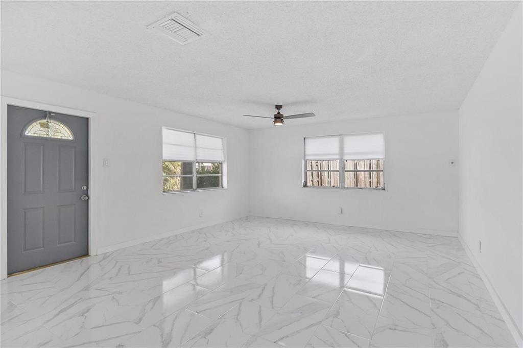 Carver Heights 25-41 B - Residential