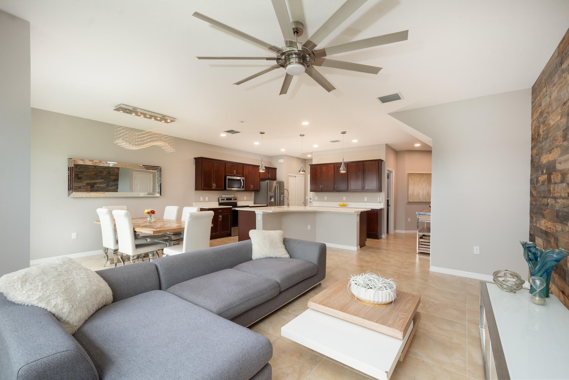 4486 Appleton Circle W