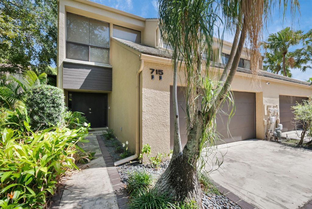 Photo of 715 Saint Albans Drive, Boca Raton, FL 33486 (MLS # F10503408)