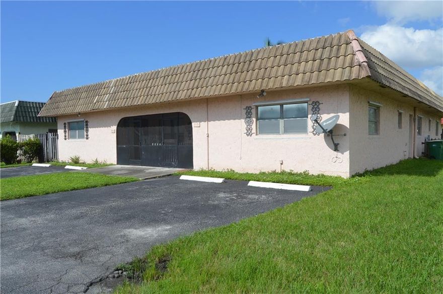 Where would you find over 1800 sq ft of living space for this price! this is a true 3 bedroom 2 bathroom half duplex located on the outskirts of Woodmont country club. You will appreciate the open and spacious kitchen with granite counters and marble back splash, offering a family and living room. With a split floor plan the master bedroom   has a walk-in closet a new vanity in the bathroom. This is a Great home that shouldn't be missed! Awesome landlord who's looking for reasonably good credit and back ground. landlord requests tenant carries renters insurance