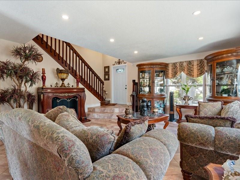 961 SW 98th Ave