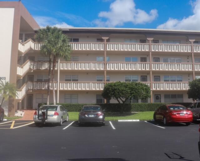 Location, location, location. Beautiful 1bd /1,5 baths apartment facing Lake and golf course. Unit is on a 4th floor. Priced to sell. It won't last long. Bring all the offers. Association requires 20% down. Unit is vacant.