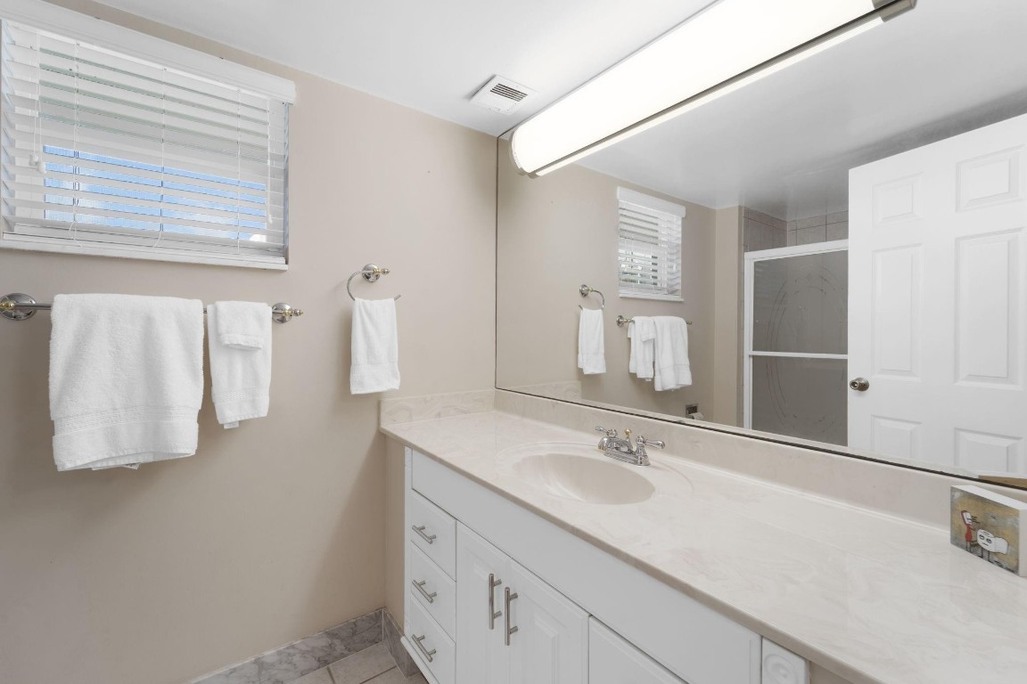 Sea Monarch - Residential