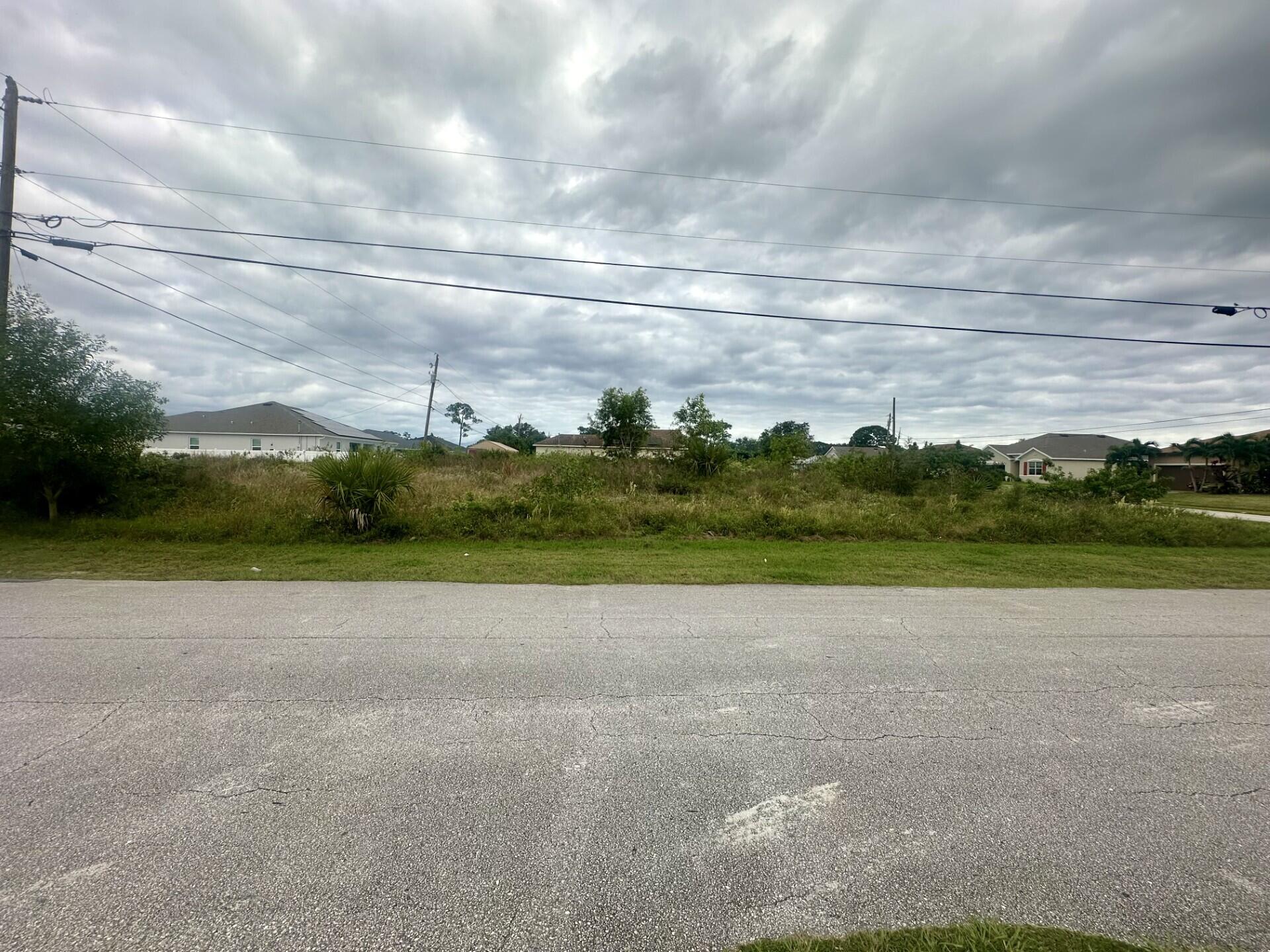 PORT ST LUCIE-SECTION 33 - Land