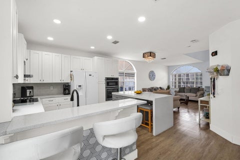 Tiny photo for 527 NW 87TH Lane, Coral Springs, FL 33071 (MLS # B26055985)