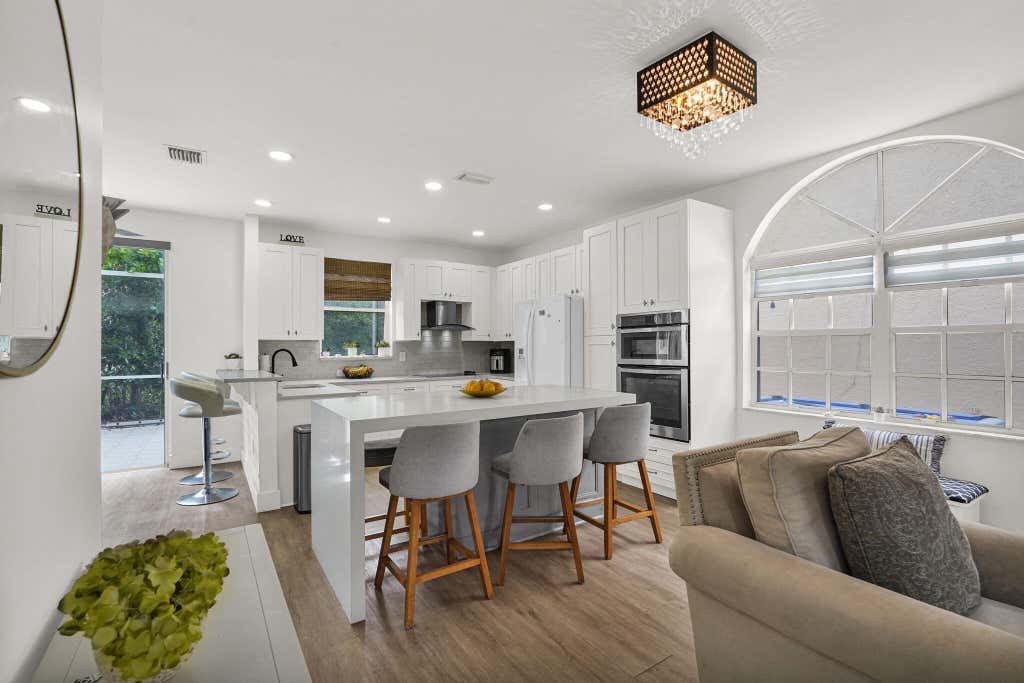 Photo of 527 NW 87TH Lane, Coral Springs, FL 33071 (MLS # B26055985)