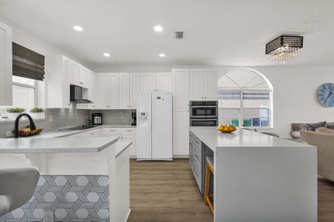 Tiny photo for 527 NW 87TH Lane, Coral Springs, FL 33071 (MLS # B26055985)