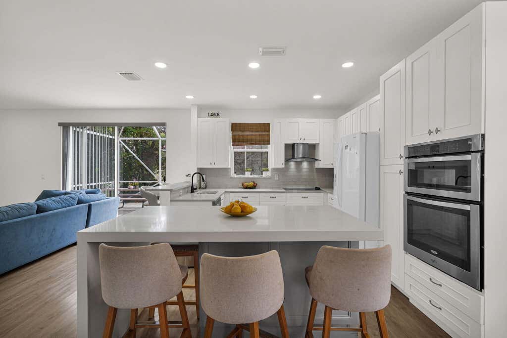 Photo of 527 NW 87TH Lane, Coral Springs, FL 33071 (MLS # B26055985)