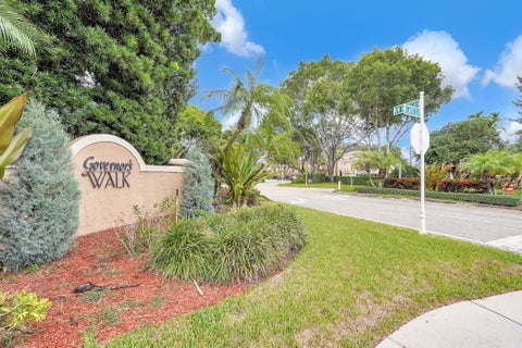 Tiny photo for 527 NW 87TH Lane, Coral Springs, FL 33071 (MLS # B26055985)