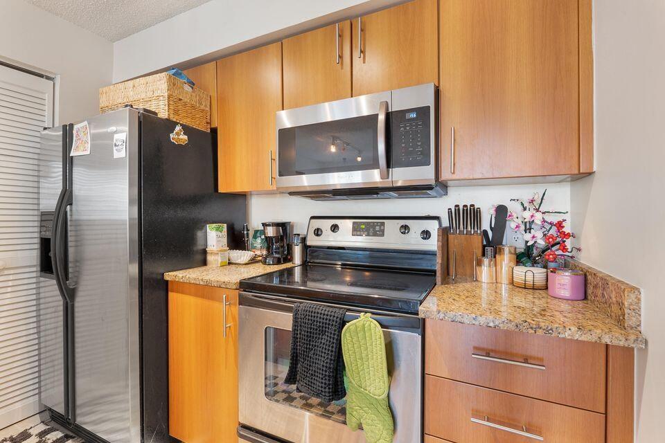 BAHIA AT DELRAY CONDO - Residential Lease