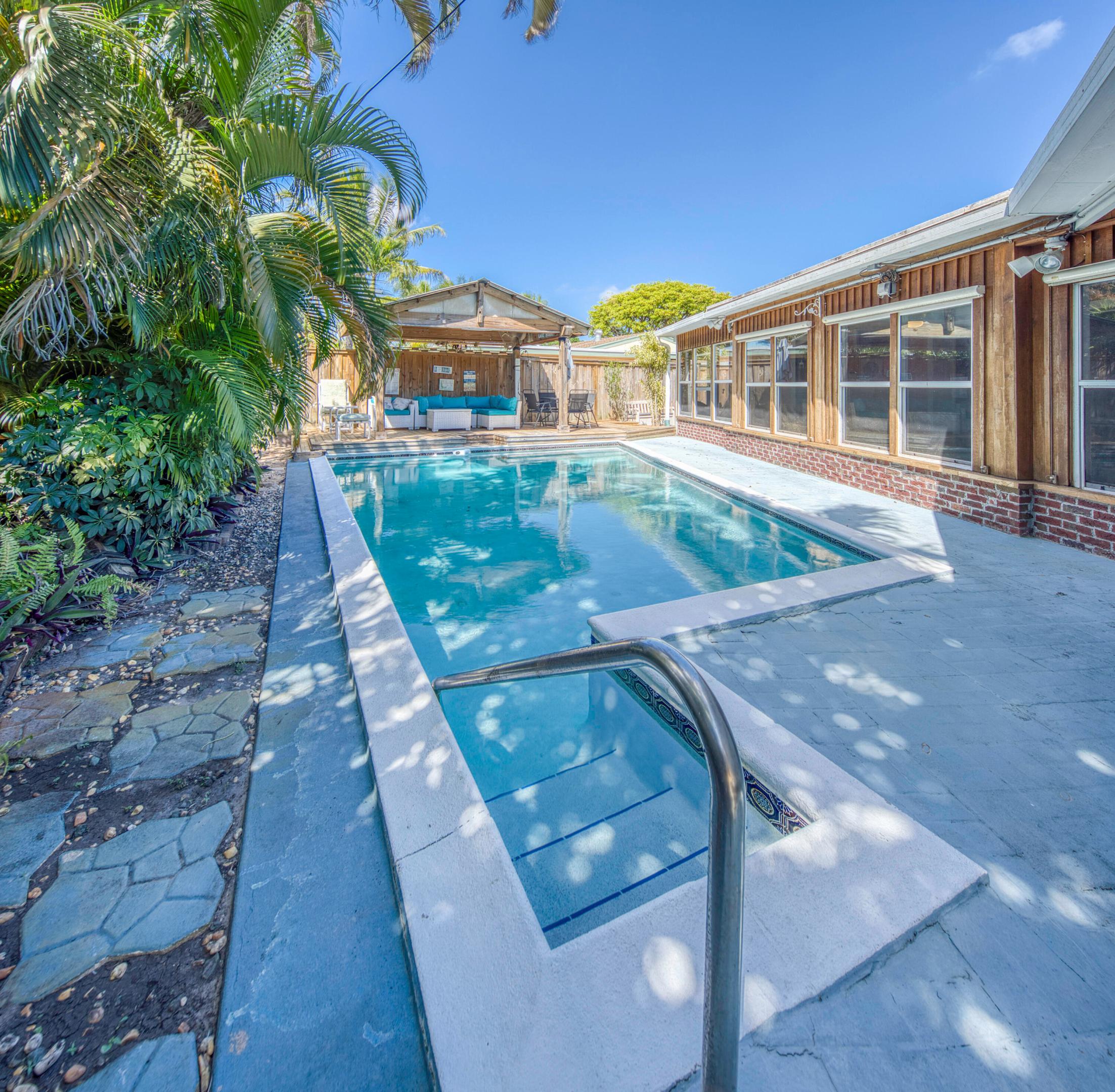 LAKE OSBORNE ESTATES 7 - Residential