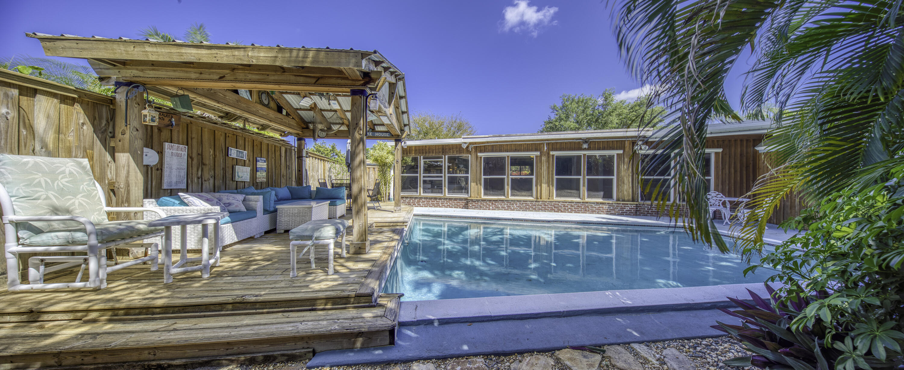 LAKE OSBORNE ESTATES 7 - Residential