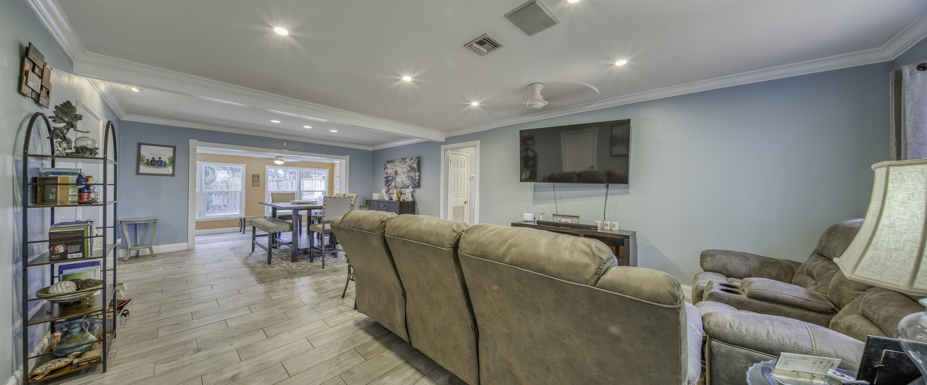 LAKE OSBORNE ESTATES 7 - Residential