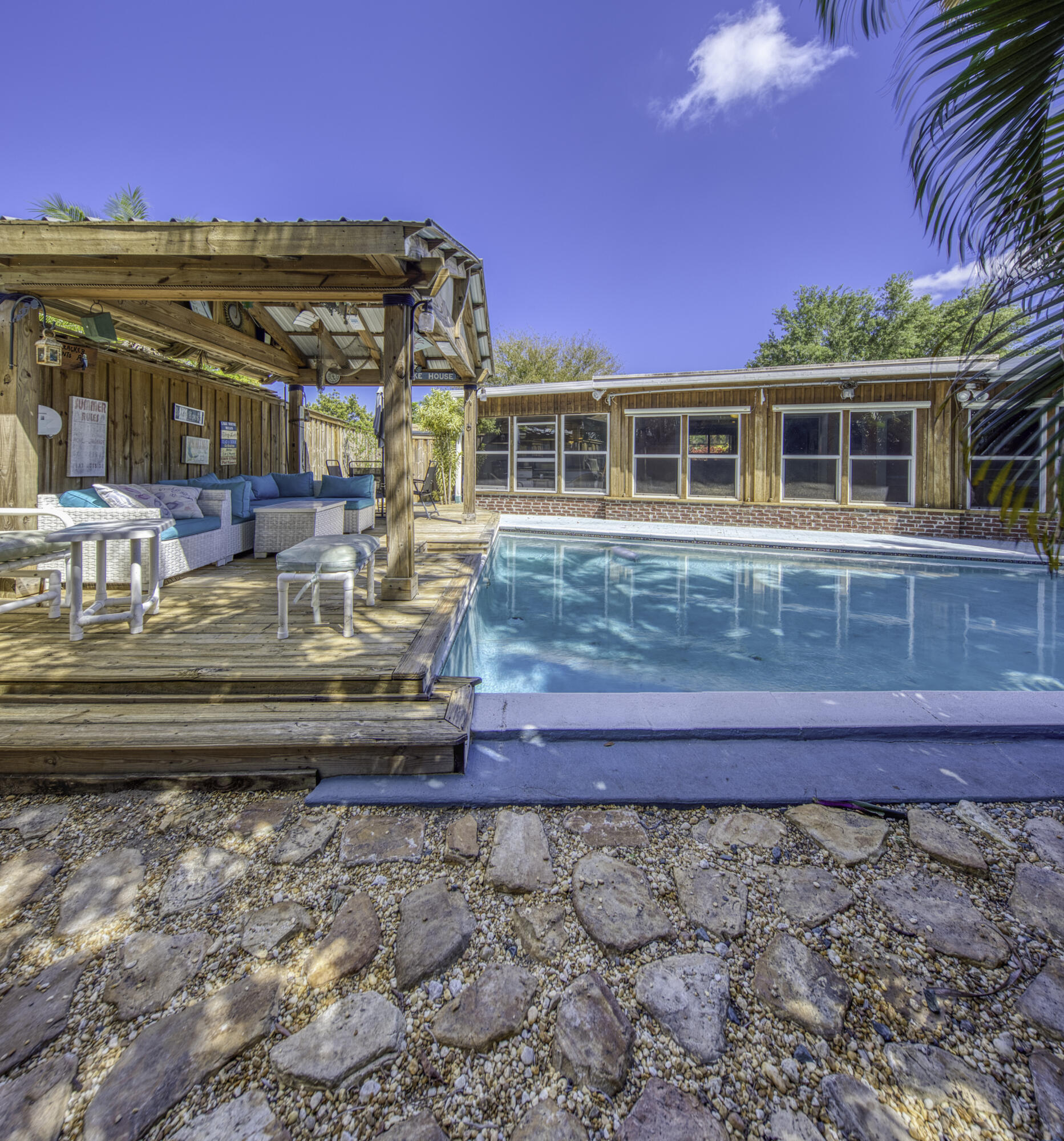 LAKE OSBORNE ESTATES 7 - Residential