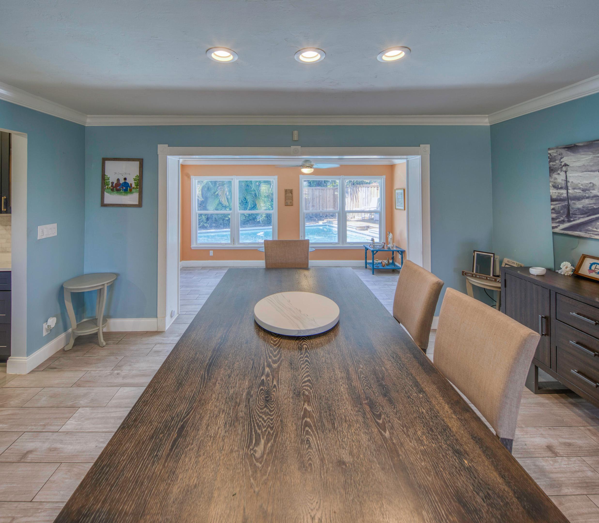 LAKE OSBORNE ESTATES 7 - Residential